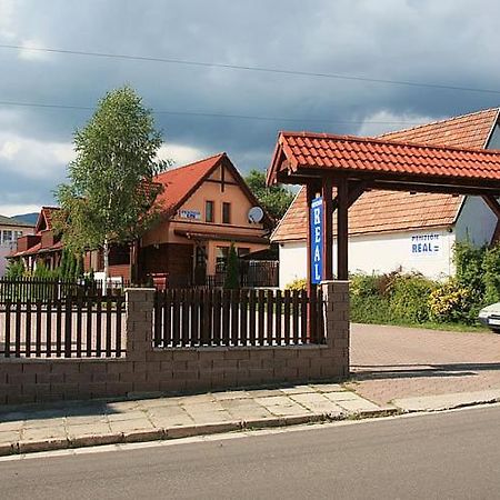 Žiar Penzion Real מראה חיצוני תמונה